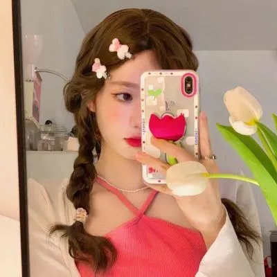 红衣小女孩